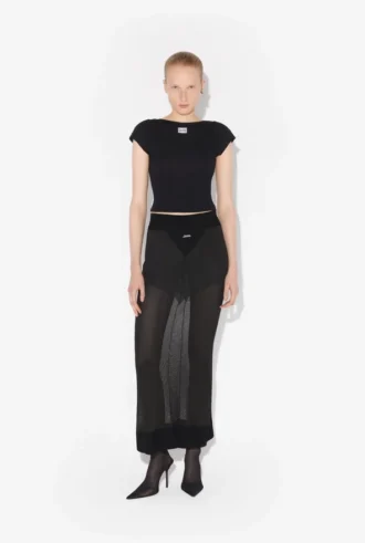 Camiseta negra con parche