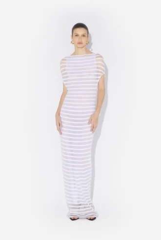 El vestido blanco a rayas marineras