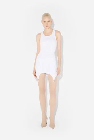 El vestido blanco con liguero