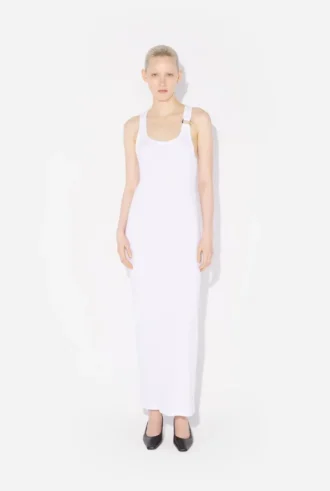 El vestido blanco Piercing