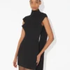 El vestido cónico corto de pantalones cortos El vestido cónico corto de pantalones cortos