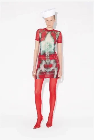 El vestido corto rojo Squeletor El vestido corto rojo Squeletor