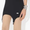 El vestido negro con liguero El vestido negro con liguero