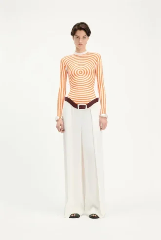 La camiseta sin mangas naranja con estampado «Target»