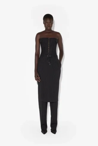 La falda-pantalón de traje con cordones