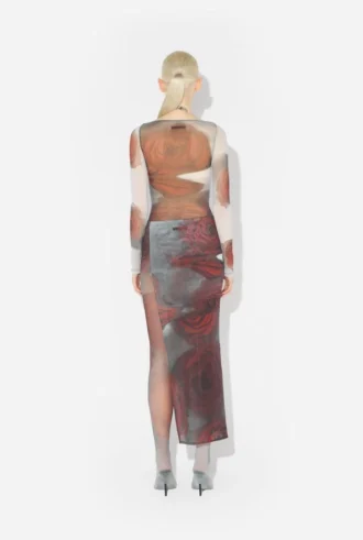 La falda pantalón roja con estampado «Blurry Roses»