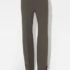 Los pantalones con ojales Los pantalones con ojales