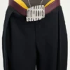 Los pantalones de traje de corte curvo Los pantalones de traje de corte curvo