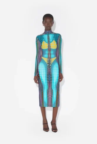 Reedición: el vestido con estampado de lunares azules